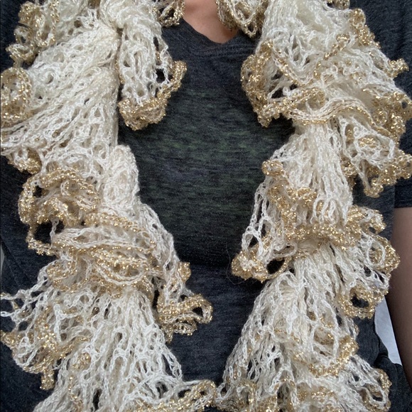 Hand Crochet Scarf - Picture 1 of 8
